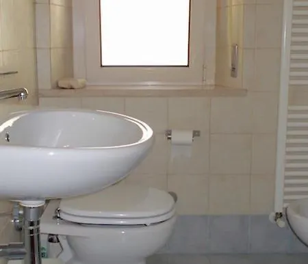 N70 Numana Trilocale Con Terrazzo E Giardino アパート